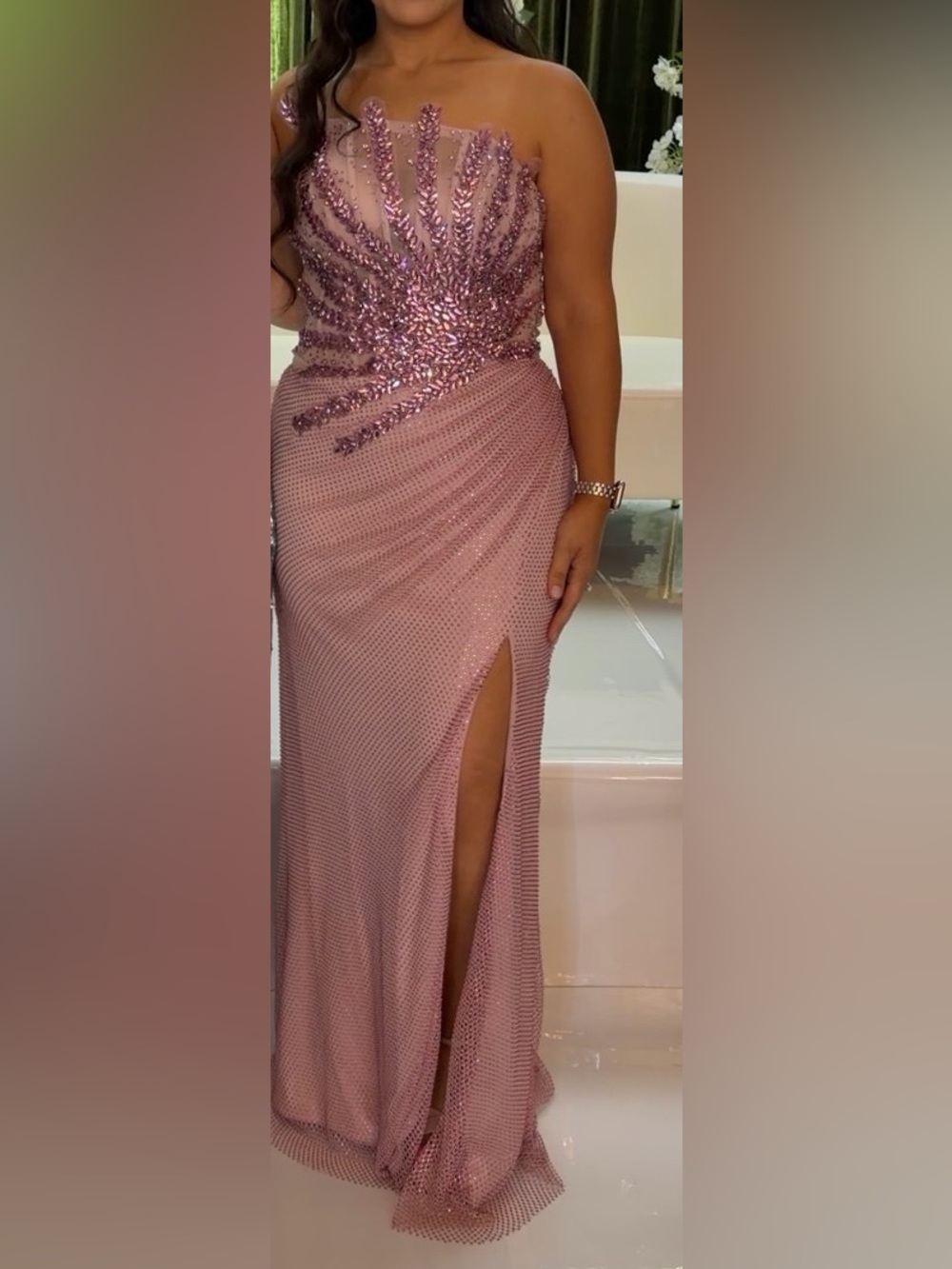 Elegant Pink Sequin Evening Dress with Front Slit